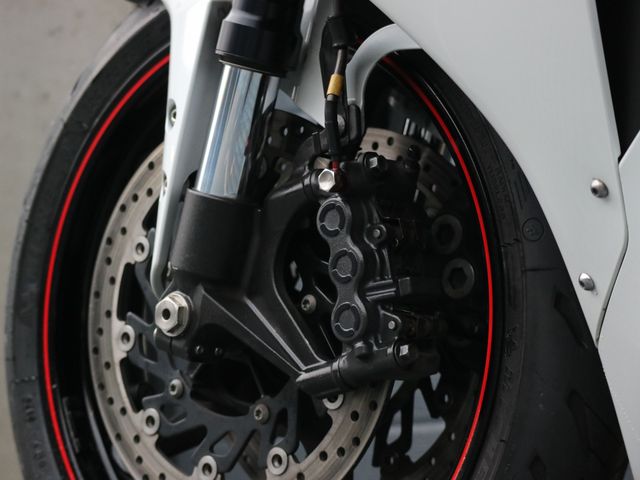 yamaha - yzf-r1