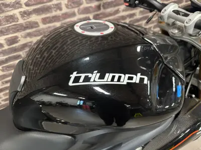 TRIUMPH SPEED TRIPLE R – foto 3