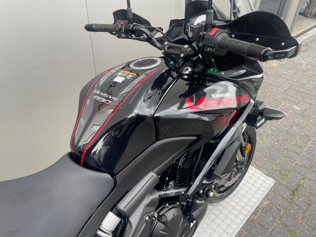 kawasaki - versys-650-grand-tourer