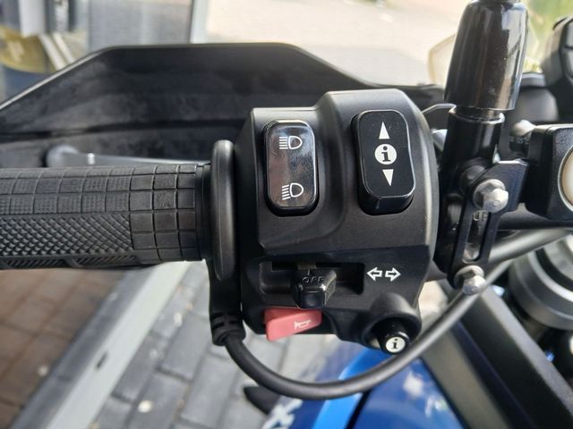 triumph - tiger-800-xrx