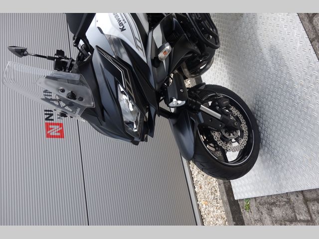 kawasaki - versys-650-grand-tourer
