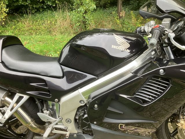 honda - vfr-750-f