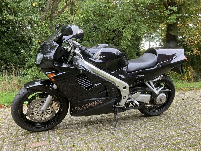 honda - vfr-750-f