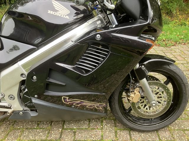 honda - vfr-750-f
