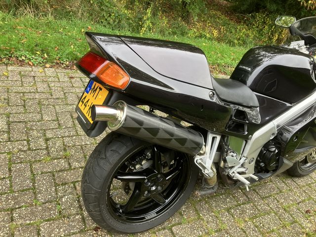 honda - vfr-750-f