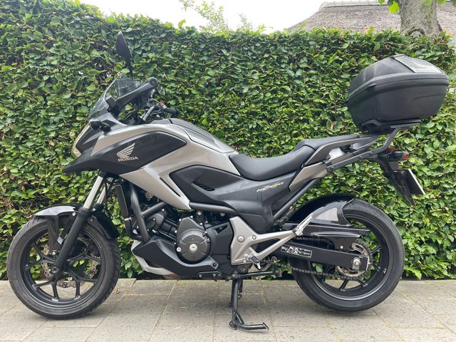 honda - nc-700-x-dct