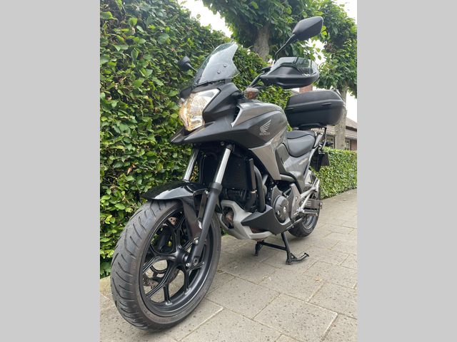 honda - nc-700-x-dct