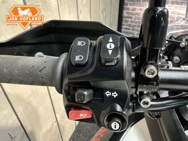 triumph - tiger-800-xcx