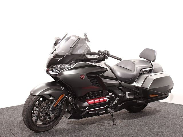 honda - gl-1800-goldwing-bagger