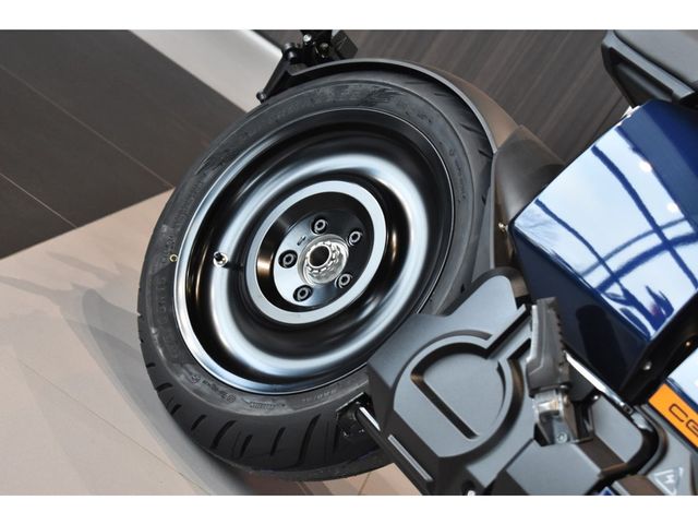 bmw - ce-04