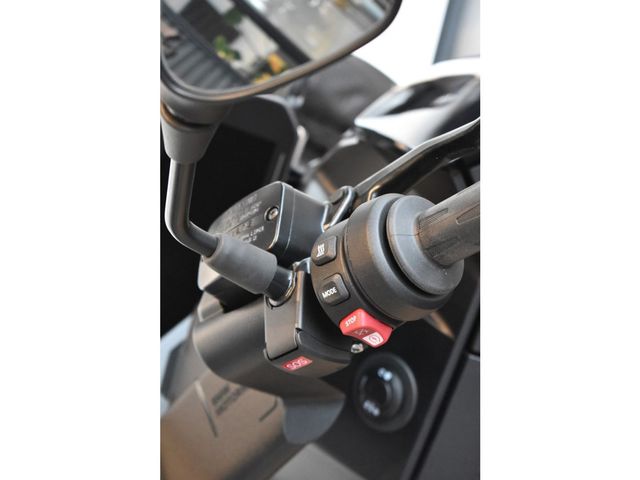 bmw - ce-04