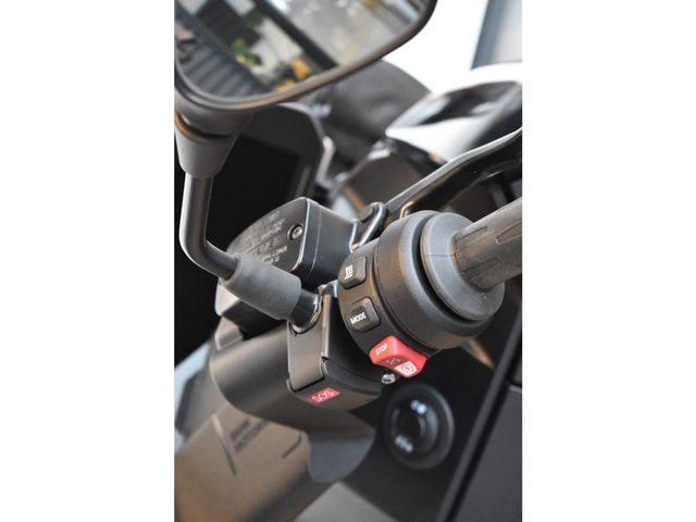 bmw - ce-04
