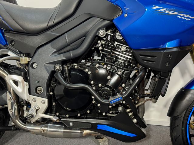 triumph - tiger-1050-abs