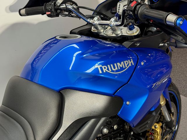 triumph - tiger-1050-abs
