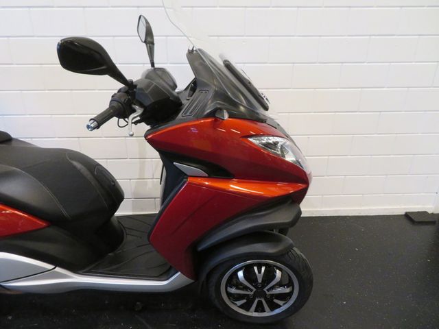 peugeot - metropolis-400