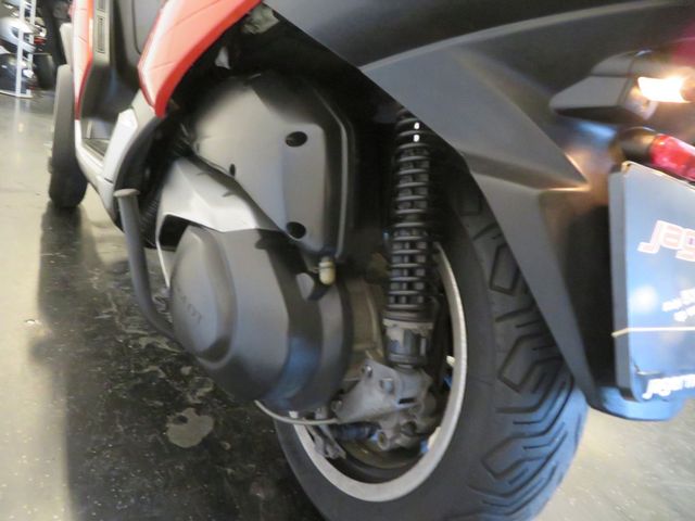 peugeot - metropolis-400