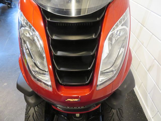 peugeot - metropolis-400