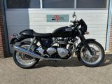 TRIUMPH THRUXTON 900