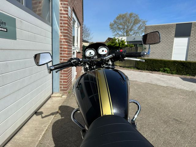 triumph - thruxton-900