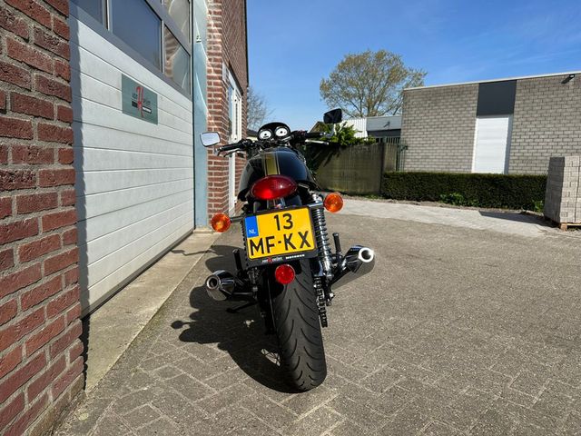 triumph - thruxton-900