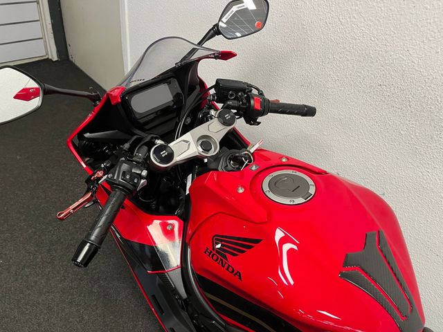 honda - cbr-650-r