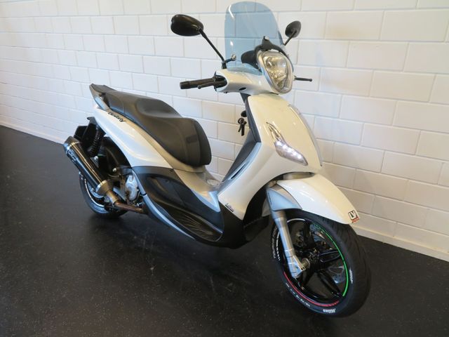 piaggio - beverly-350-police