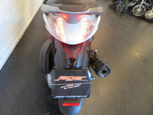piaggio - beverly-350-police