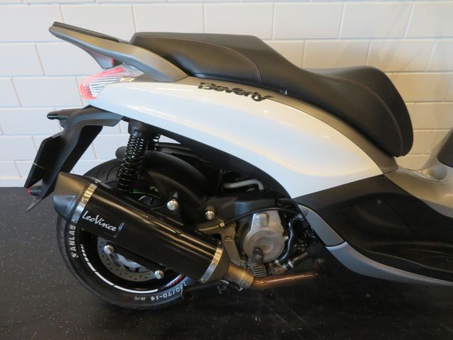 piaggio - beverly-350-police