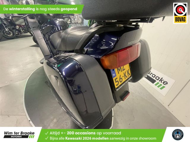 honda - st-1100-pan-european