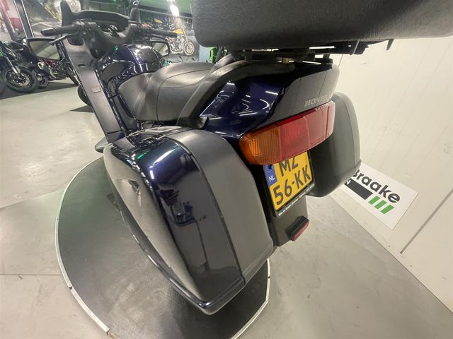 honda - st-1100-pan-european