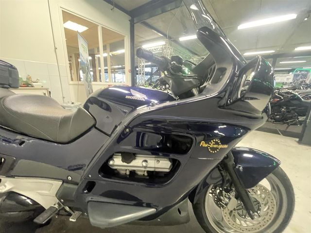 honda - st-1100-pan-european