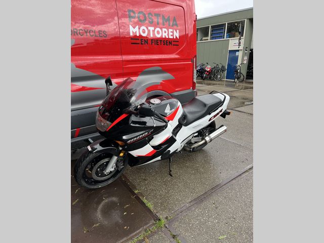 honda - cbr-1000-f