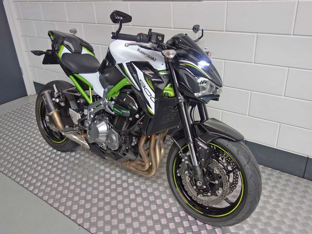 kawasaki - z900
