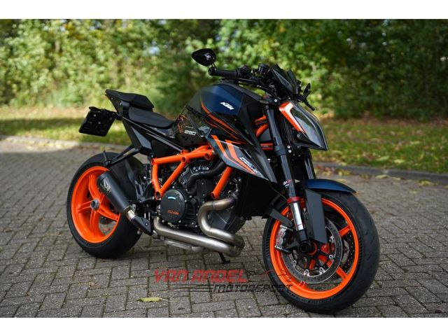 ktm - 1290-super-duke-r