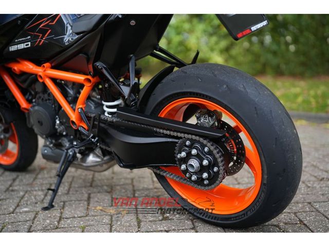 ktm - 1290-super-duke-r