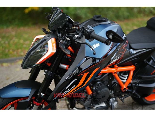 ktm - 1290-super-duke-r