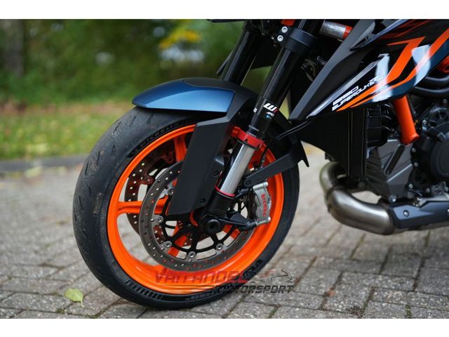 ktm - 1290-super-duke-r
