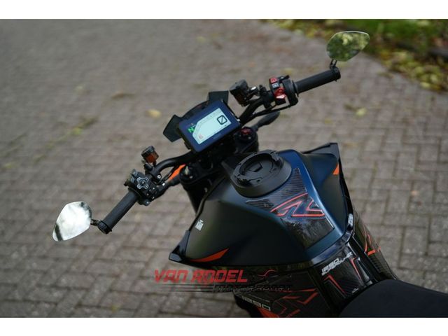 ktm - 1290-super-duke-r