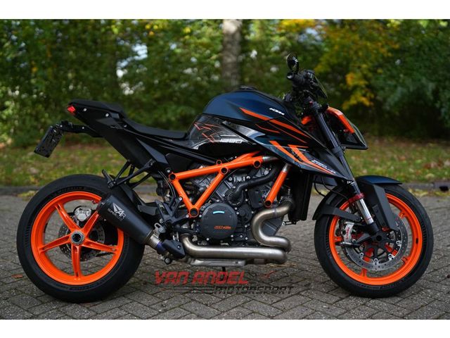 ktm - 1290-super-duke-r