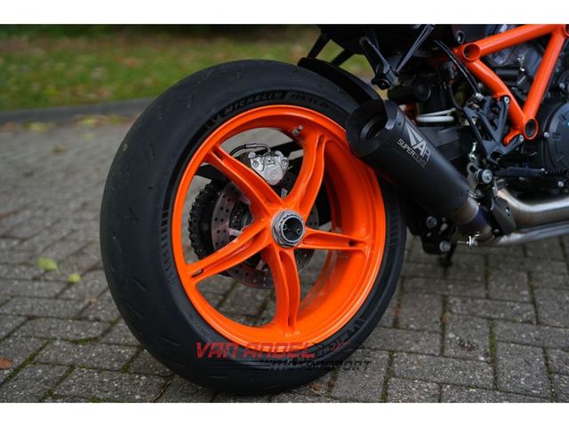 ktm - 1290-super-duke-r