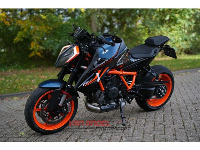 ktm - 1290-super-duke-r