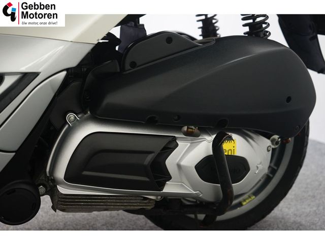 piaggio - mp3-300-yourban