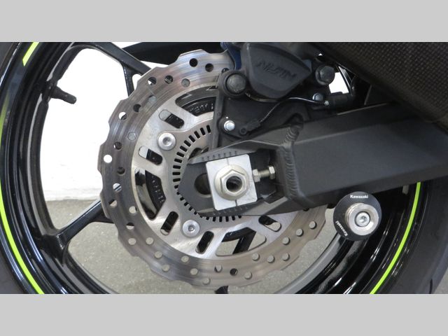 kawasaki - z900