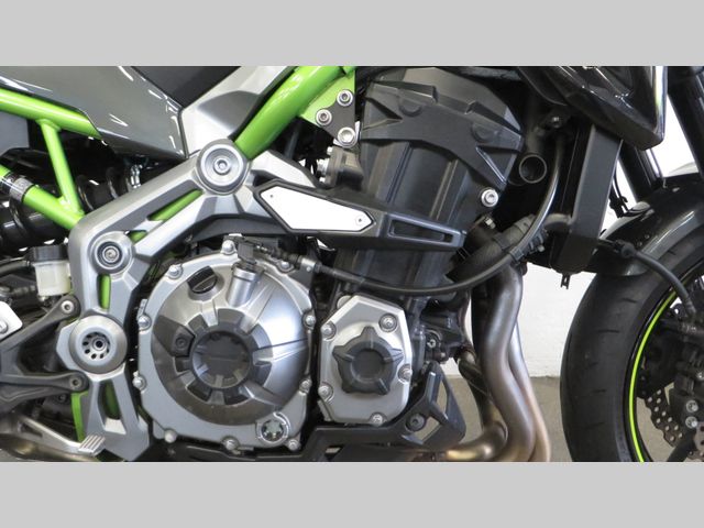 kawasaki - z900