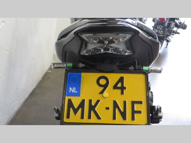 kawasaki - z900