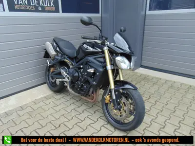 TRIUMPH STREET TRIPLE – foto 4