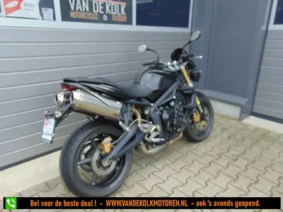 TRIUMPH STREET TRIPLE – foto 2