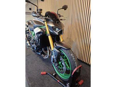 KAWASAKI Z900 SE PERFORMANCE – foto 4