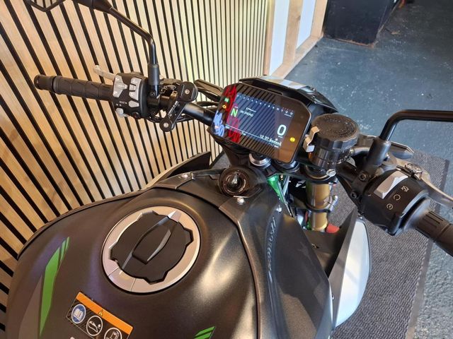kawasaki - z900-se-performance