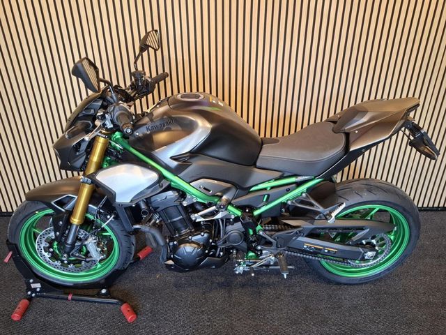 kawasaki - z900-se-performance